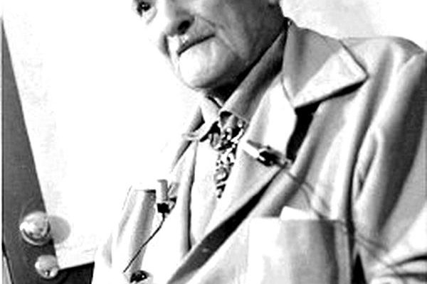 Milton Erickson | Familiae | Psicólogas en Santiago y Madrid